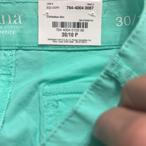 A.N.A. Twill Cockatoo Grn shorts
Sz 30/10P
NWT
8024 - Picture 4 of 4